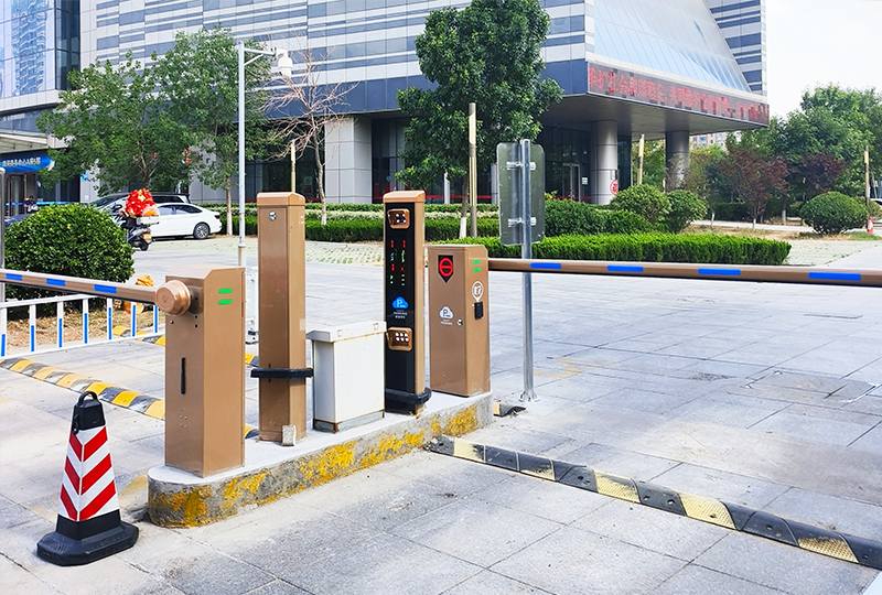 某寫字樓采用 “安快” 車牌識(shí)別系統(tǒng)