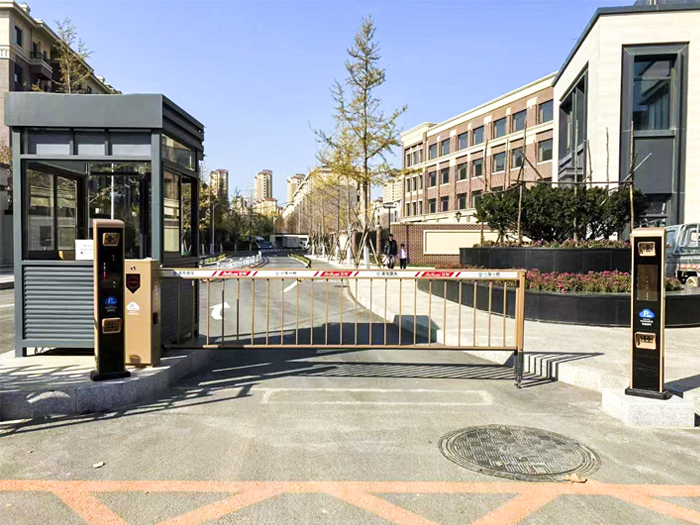 某小區(qū)采用 “安快” 車牌識(shí)別系統(tǒng)