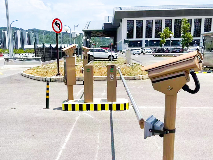 某景區(qū)停車場采用 “安快” 一進(jìn)一出直桿道閘