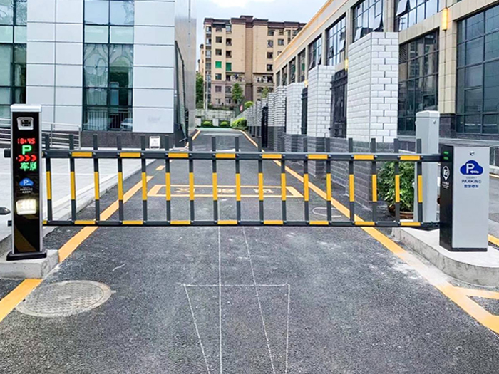 某辦公樓采用 “安快” 同進(jìn)同出車牌識(shí)別系統(tǒng)案例圖